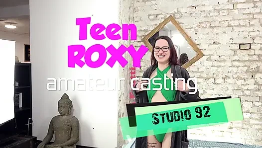 Casting anal Young Roxy Xmas
