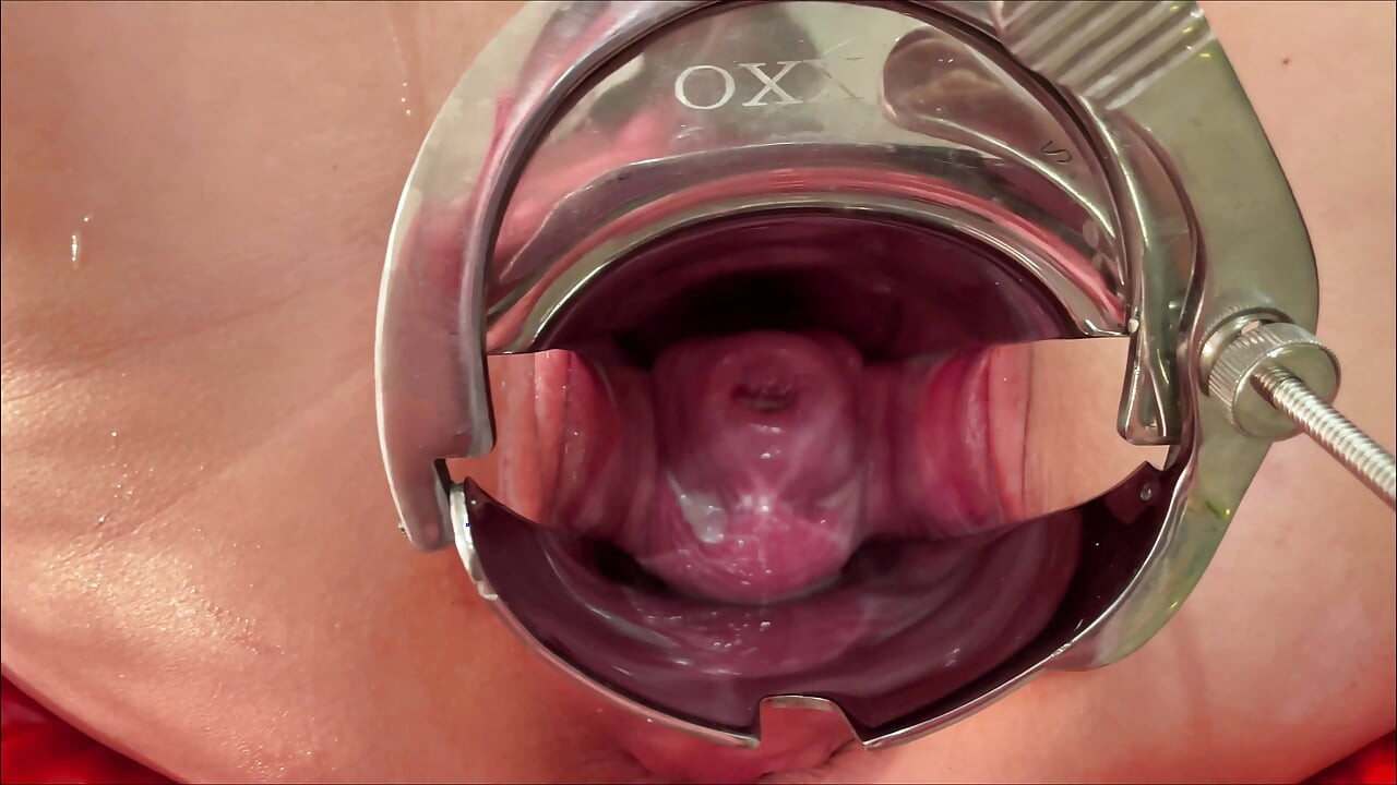 Estudante mascarada, visão extrema do colo do útero e duplo fisting vaginal