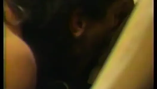 Sexy schätzchen reitet hart auf einem schwanz, nachdem sie ihre muschi geleckt hat - KEIN AUDIO, ABER MUSIK