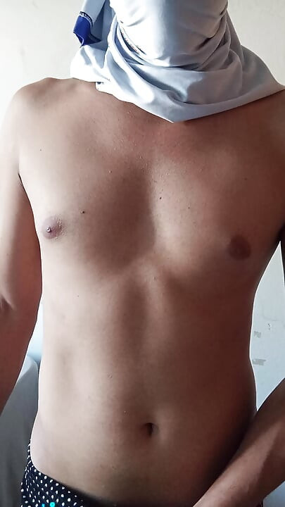 Πρώτη φορά μυρίζουν κόκκινα κορμούς κολύμβησης