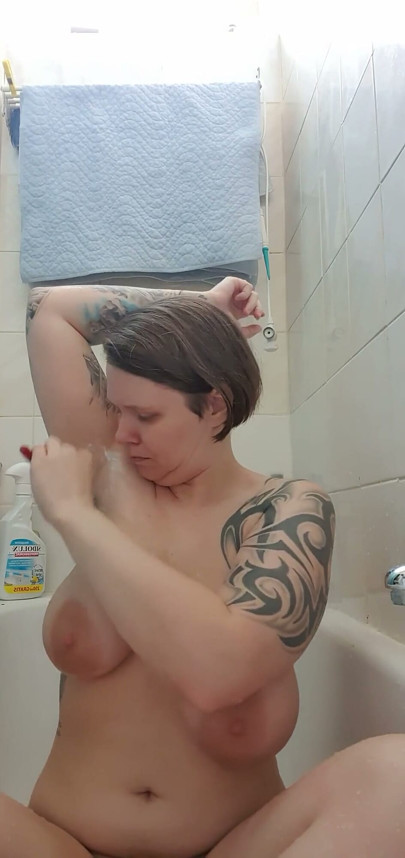 Morning shower big natural tits