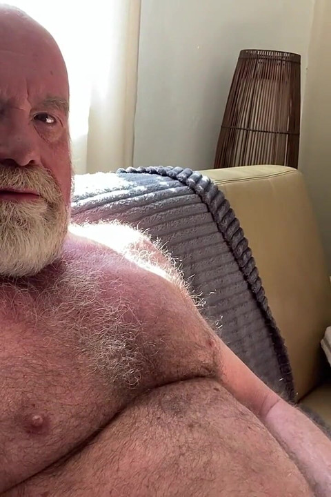 Hot, Hairy Old Bear Jerks off His Thick Piston.