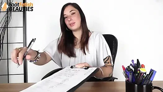 Yaramaz profesör öğrencisine nefis ayaklara nasıl tapacaklarını öğretiyor