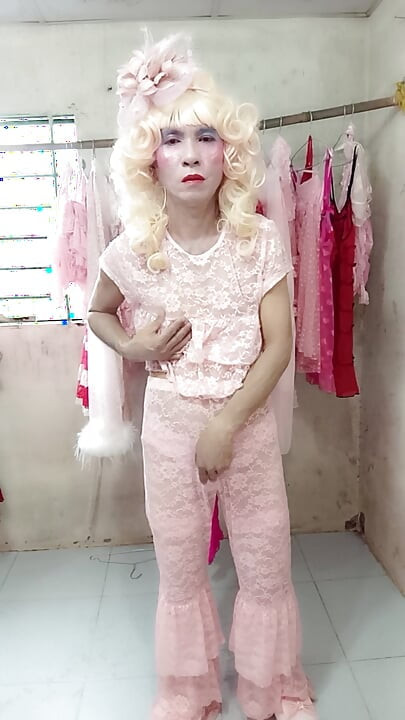 Transgender Le wearing sexy porn selfie cock