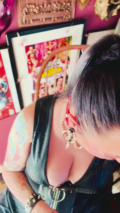 A Smoking Mistress, Tina Snua, Smoking 2 Cigarettes Tip To Tail - Drifting  OMI OME snap Inhales | Clip 2