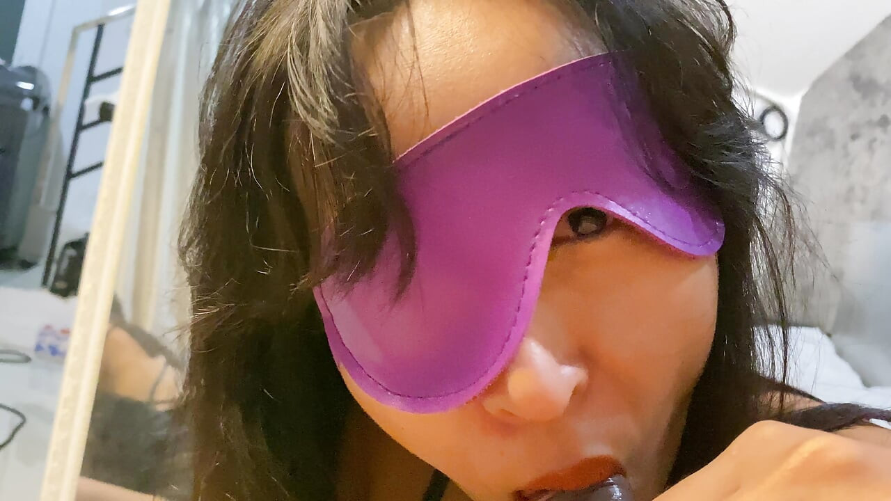 My Playful Sister-in-Law Wakes Up Early for Her Favorite Banana Before the Shower