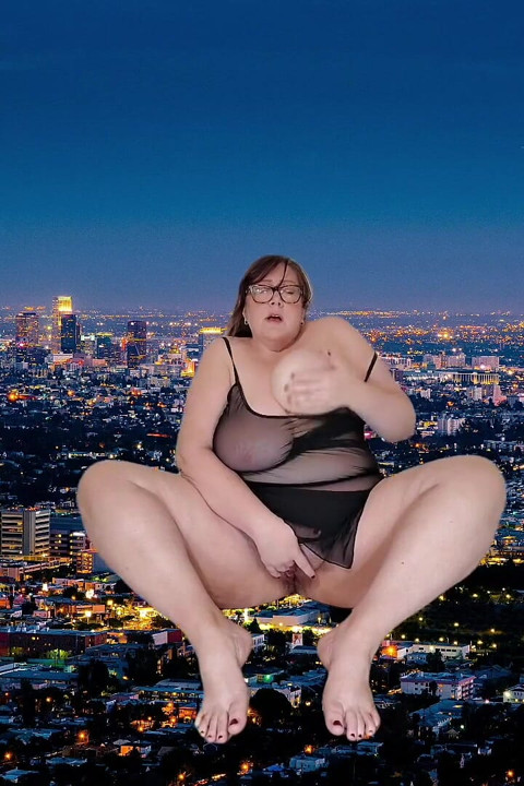Giantess Cums and Grows Bigger Than the Universe