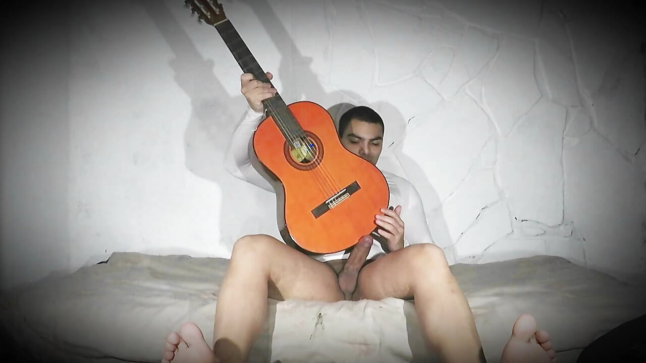 - Masturbation Rubbing Dick - Cristopher Rebellato Alexis - GuitarJob - Caballero Sexy N1 -