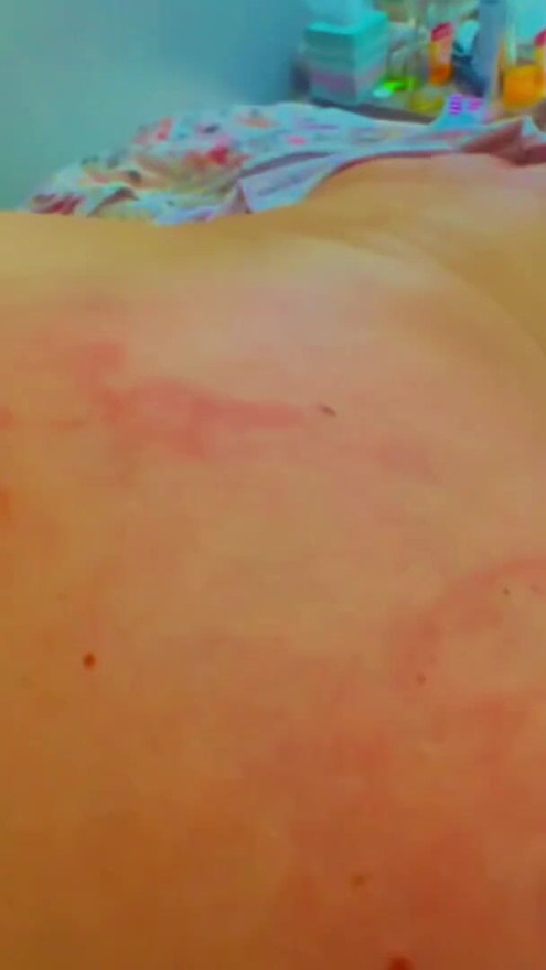 Dzień 3, moja 71-letnia niewolnica BDSM Pani Kitty praktykuje | Klip 1