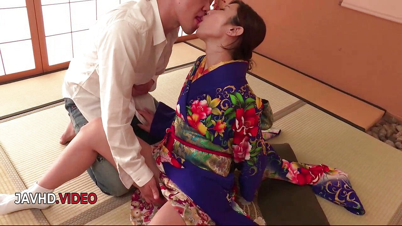 Sexy Kimono-Clad Ayumi Shinoda Gives Intense Japanese Blowjob