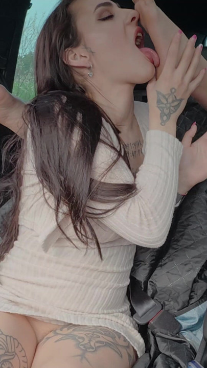 Flickor vet hur man har kul i min bil