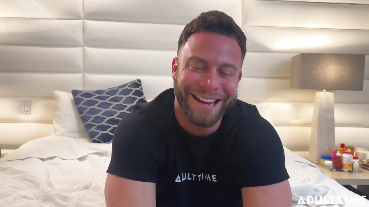 Seth hazarduje na hraní s Deadpoolem XXX! | Pornohvězda Rozhovor | Čas pro dospělé