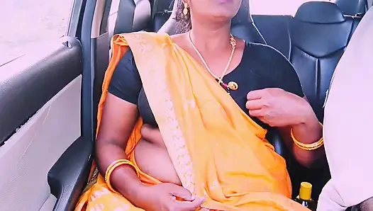 Pembantu Villege seks mobil Telugu bicara kotor.