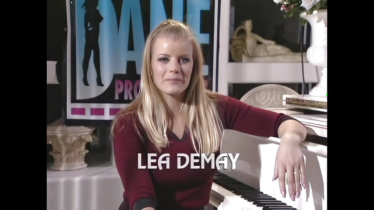 Vruće seksualne želje prekrasne Lee de Mae