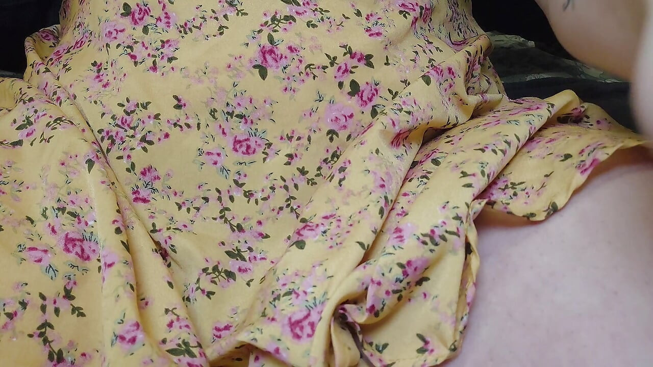 Close Up MILF Big Labia Creamy Masturbation With Vibrator