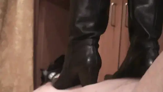 Basacak şekilde giyinmiş