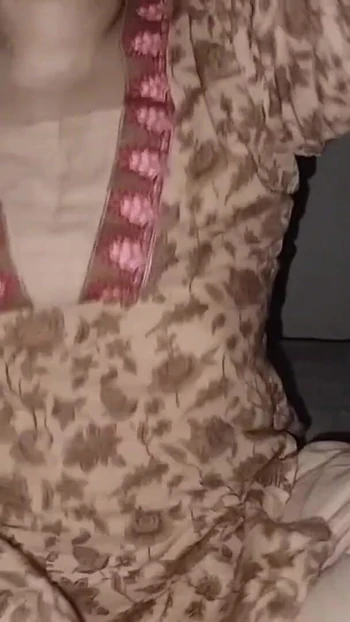 Thrilling moment from "Pakistani Hira butt ghar aagai Choodwane🥵"