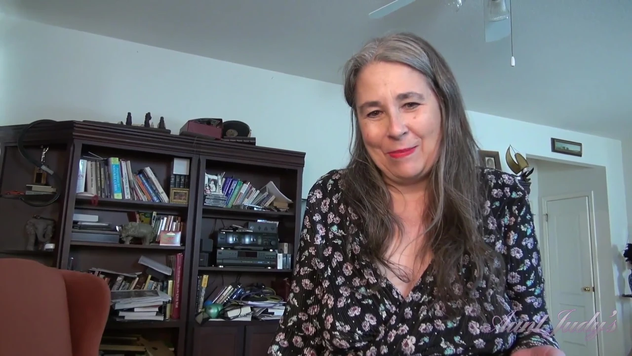 Ajudys - Your Mature Step-aunty Grace Gives You a Helping Hand (pov)