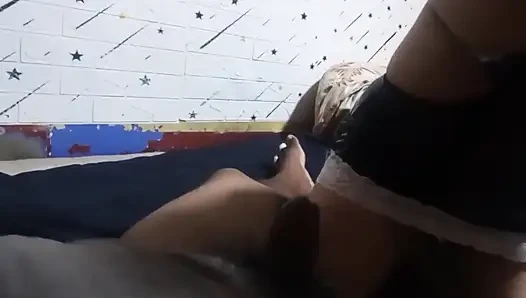 Mencukur penis dan peler tetanggaku, dengan cara kuno, kontolnya yang dicukur terlihat sangat lezat, dan aku memberinya yang pertama