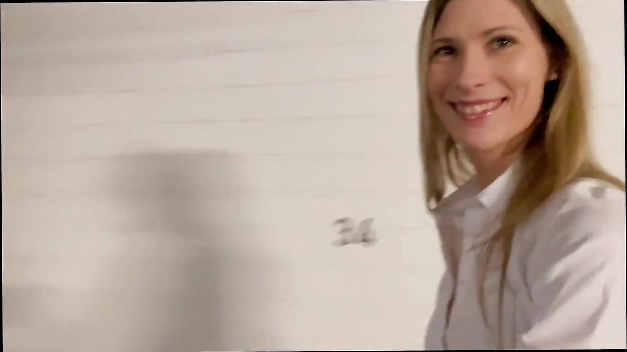 Hobby Whore Is Persuaded to Fuck by the Agency Boss