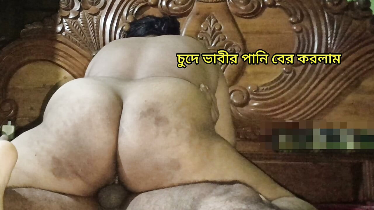 Aku kongkek adik tiri Bangladeshi aku yang hot dan seksi dan buat dia tenang.