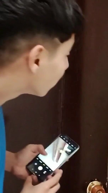 Moj polubrat mi daje svoj kurac za doručak - Porno na španjolskom | Isječak 1