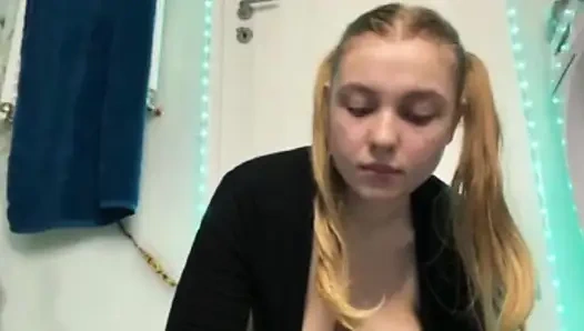 Jucielussie Changing outfits On webcam