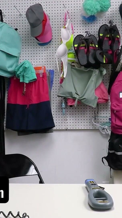 Shoplyfter - tombul genç Mimi Monet'in yeni bir kıyafete ihtiyacı var ve mükemmel elbiseyi almak için her şeyi yapacak | Klip 1