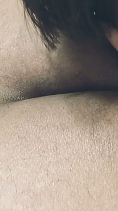 女友摸我的雞巴，而我正在享受 | 片段 1