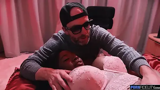 Pornfidelity, amari anne si cewek hot kulit hitam lagi asik ngentot kontol pria kulit putih