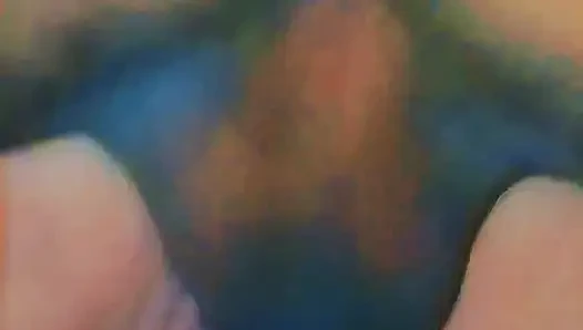 Meledakkan memek itu terbuka dan mengisinya dengan air mani