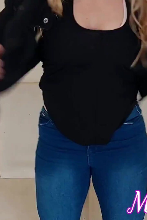 Sexy Blonde Striptease