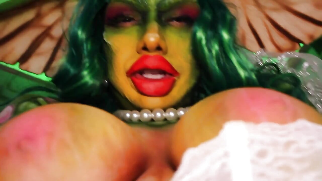 Gremlins | Monster Stepmommy Loves U!! Greta Cosplay