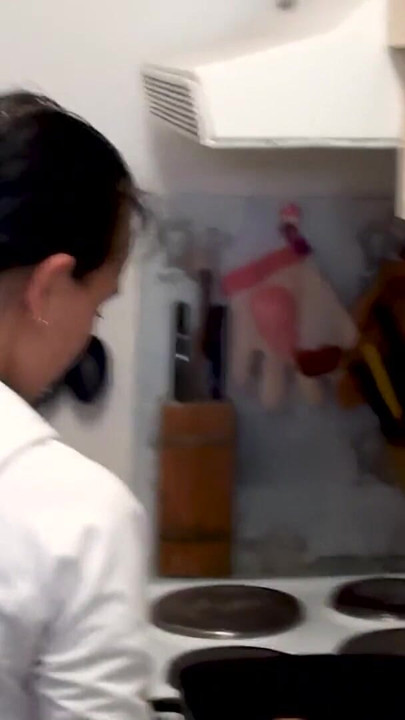 Görebileceğin en sapık Çek çift! | Klip 2