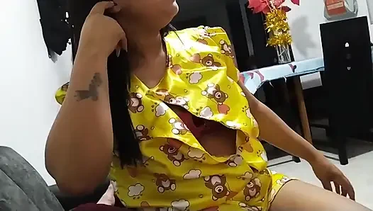 Adik tiriku minta dientot sama kontol besar