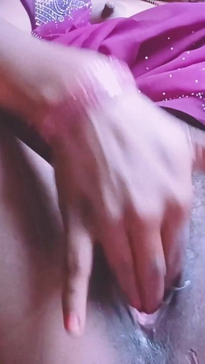 หีที่ใหญ่ที่สุดในผู้หญิงอินเดียช่วยตัวเองด้วยการใช้นิ้วตอนที่ 2 - 2 คลิป 3