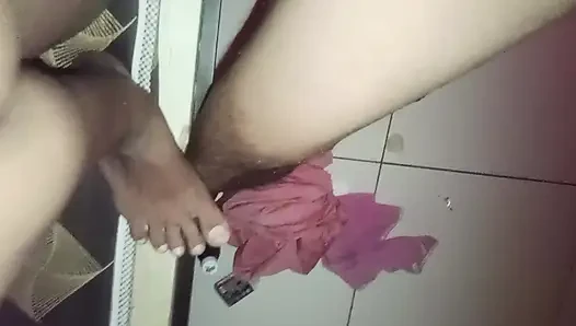 Bhabhi ko bistar pa chod chodo kar chut lale karde