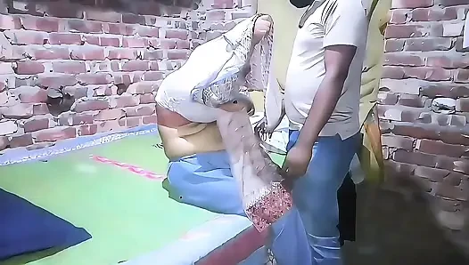 Baldızımın evini ziyaret ederken, baldızımın beni seks için aradığını gördüm.