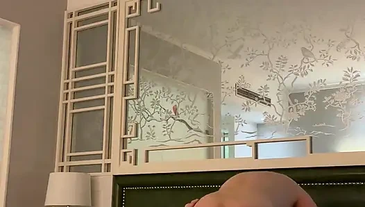 Lulu Wild - der job fickte Lulu im Hotelfenster, damit jeder ihren körper sehen kann