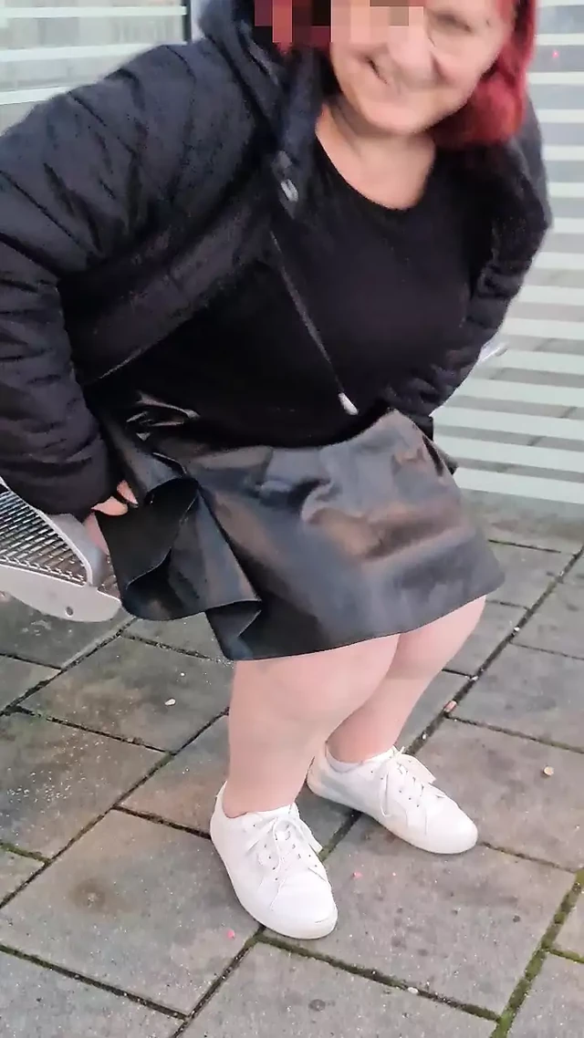 Pissing at the station also relieves
