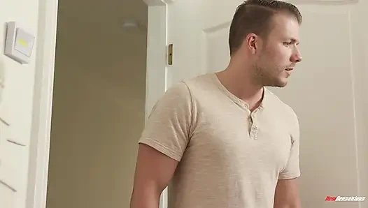 Розовые трусики сводной сестры Angelina Red пропитаны для его члена