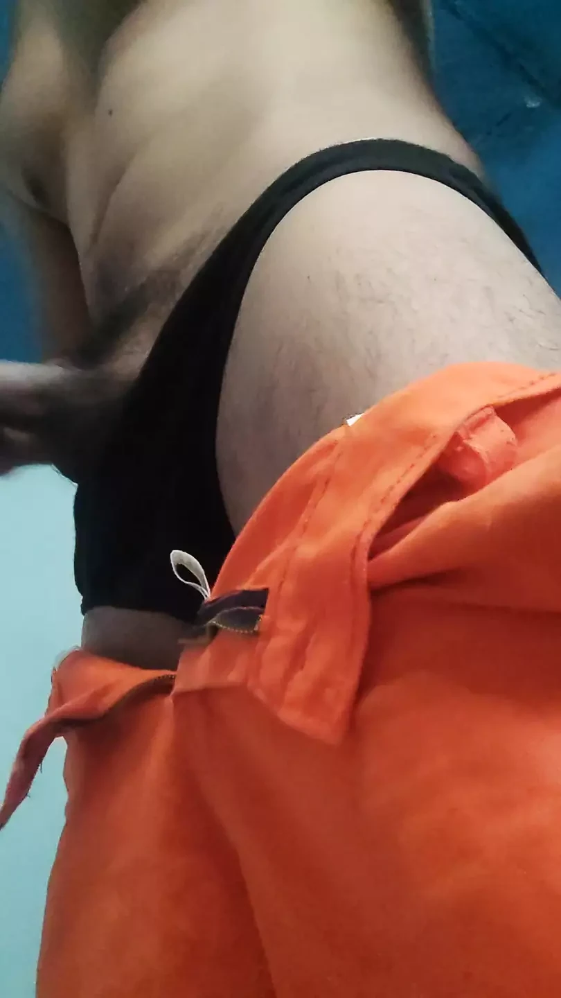 Građevinski radnik pravi neverovatan cumshot