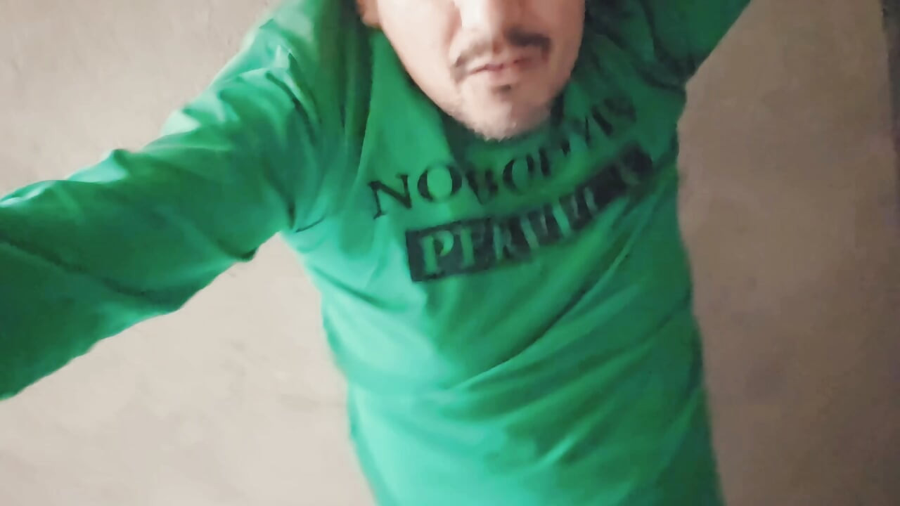 A Horny Boy Wishes a Very Happy New Year To HIs XH Family, Got Naked Outside In The Winter And Celebrates The Day With Cum