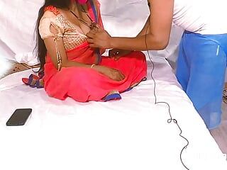 Első szex gyönyörű bhabhi kutyapózban Hindi hang