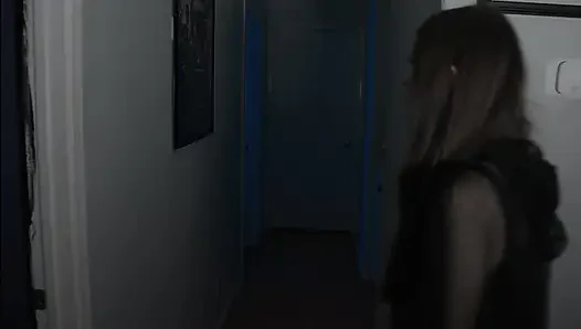 Vibratörle orgazm olduktan sonra 19 yaşındaki sürtüğün içine boşalıyor