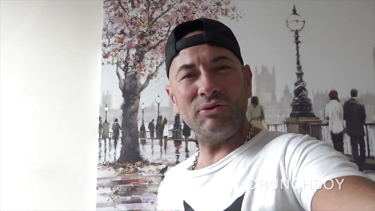 ผู้ใหญ่ฝรั่งเศสโดนหนุ่มขาด