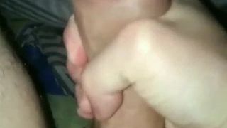 Chłopiec filma masturbando pra mim tesudo