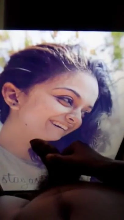 Keerthi suresh mole face on cum