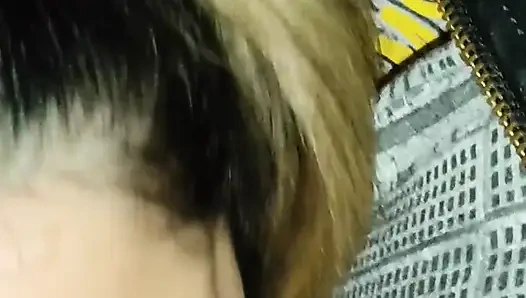 Arabada gezintiye çıktım ve onun yarağını emmek istedim