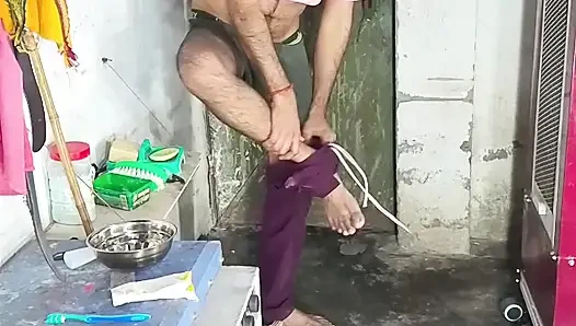 Cewek sange ini lagi asik nyepong kontol sambil nyepong kontol dan ngisap toketnya sambil duduk di kontolnya sambil berbaring lurus - audio bahasa india